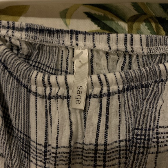 Sage cloth romper - Picture 3 of 3